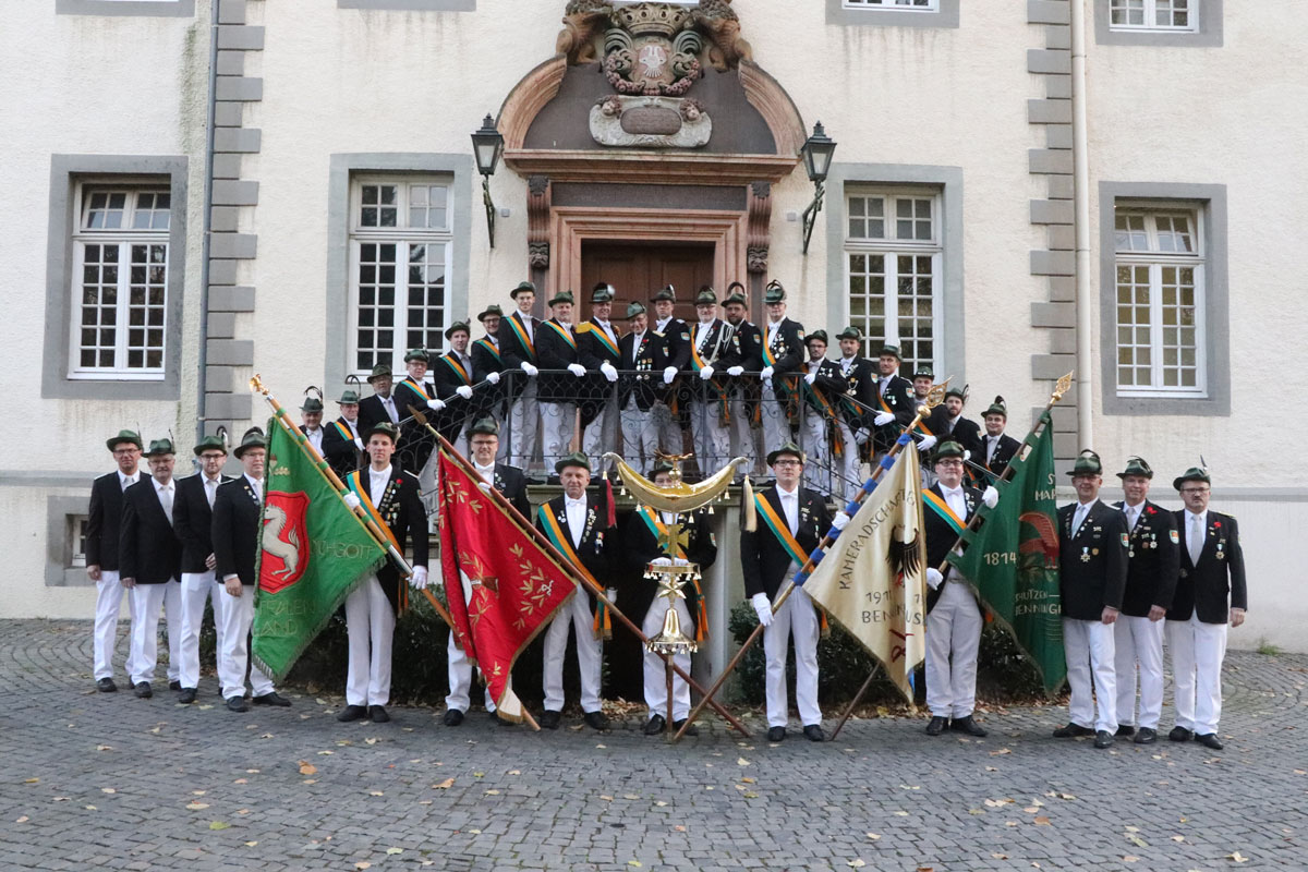 Neue Vorstand und Offiziersfotos Online